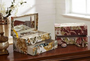 Jewellery box for Rs 2499 by Maspar