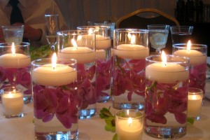 mesmerizing-table-decoration-ideas-with-candle-light-decor-recommendations-for-romantic-candles-glass-candle-along-purple-flower-as-well-as-wedding-favors-and-decorating-for-the-holidays